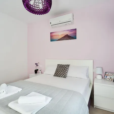 Espanhouse Margaret شقة